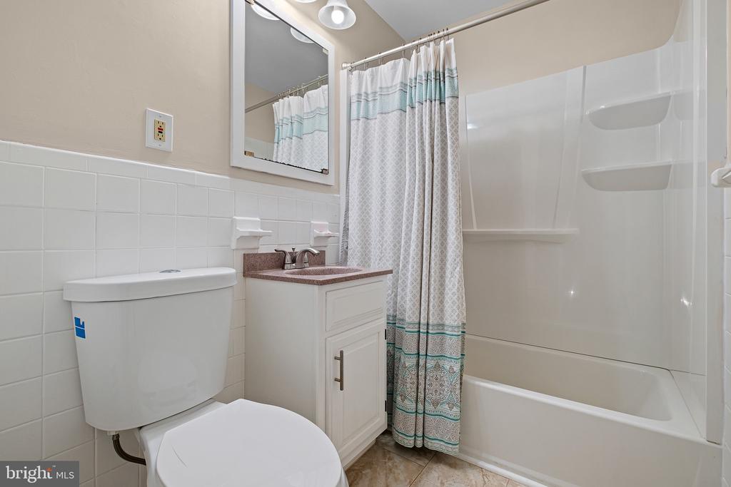 2403 LARKWOOD DRIVE