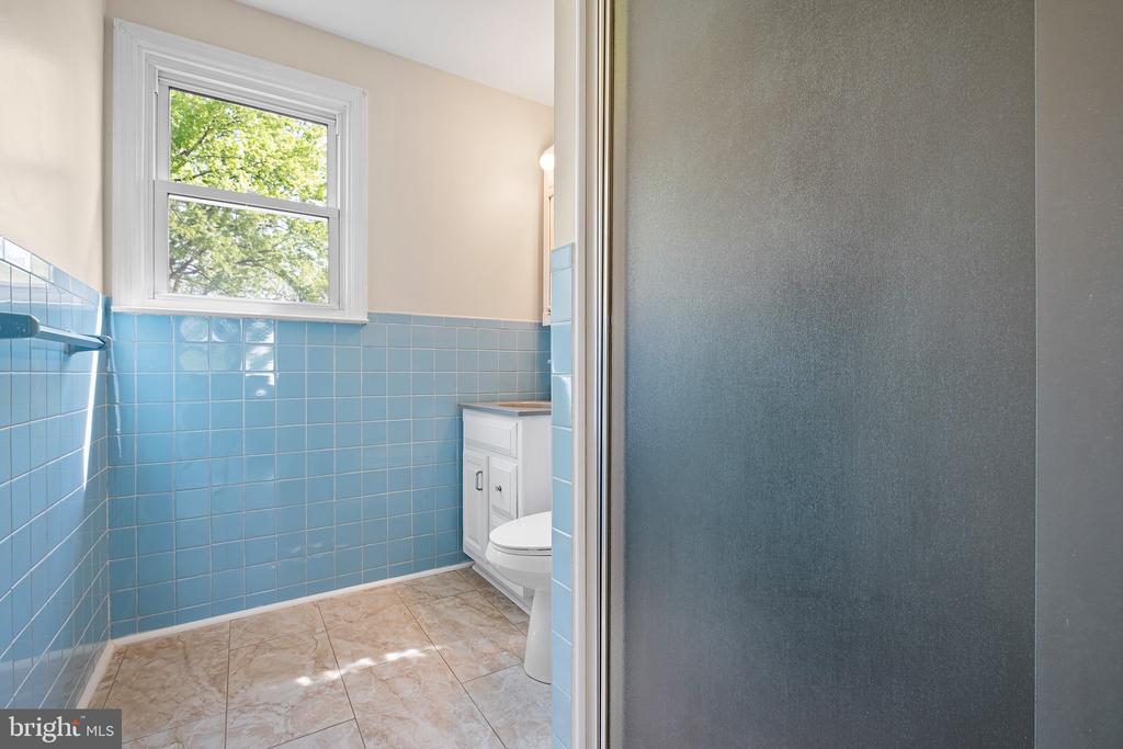 2403 LARKWOOD DRIVE
