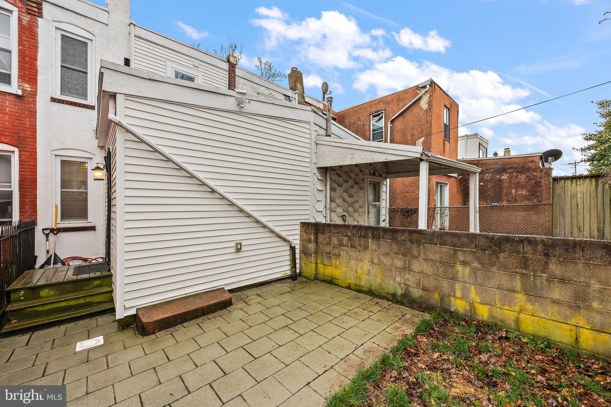 705 S VAN BUREN STREET