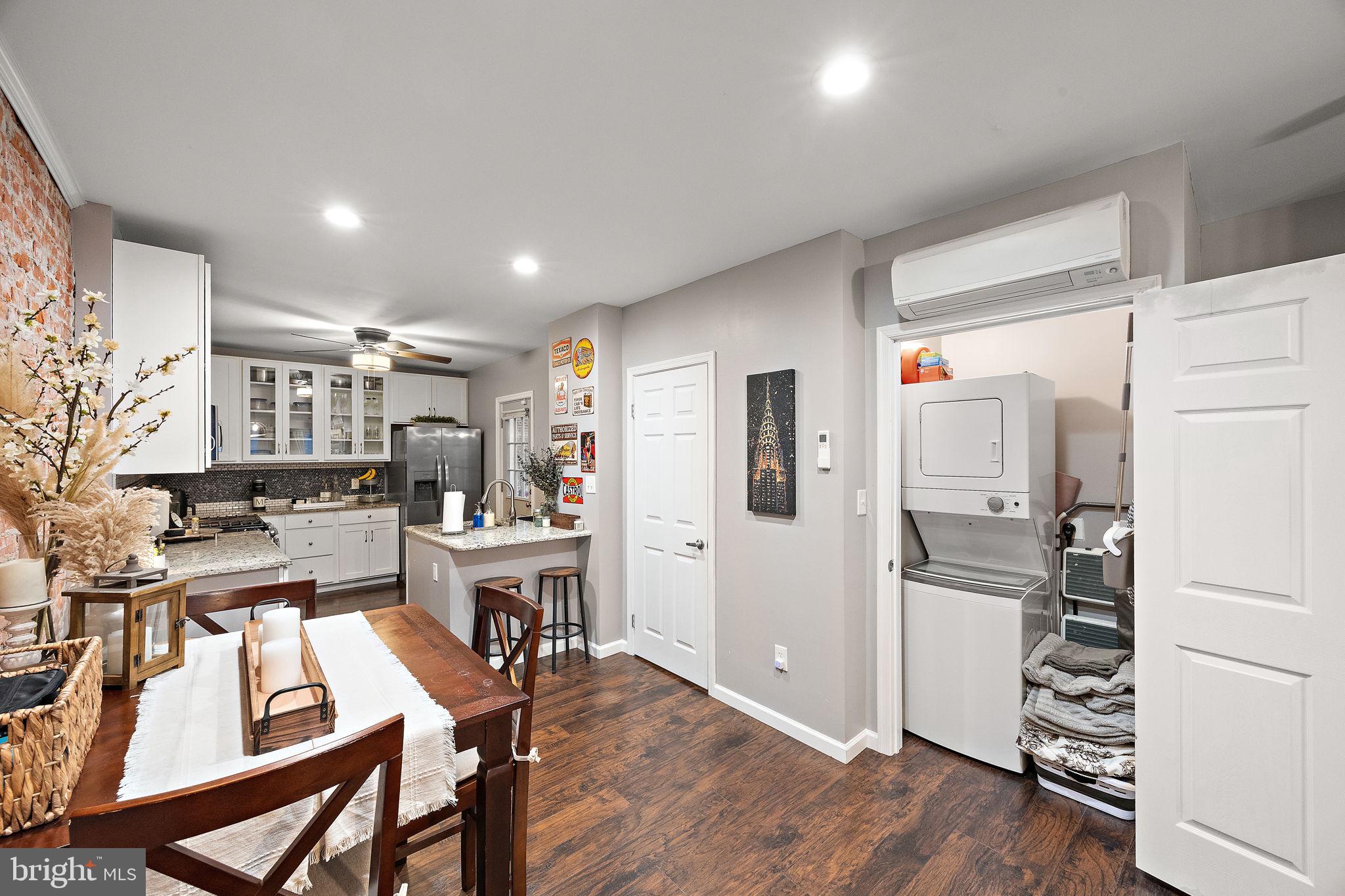 705 S VAN BUREN STREET