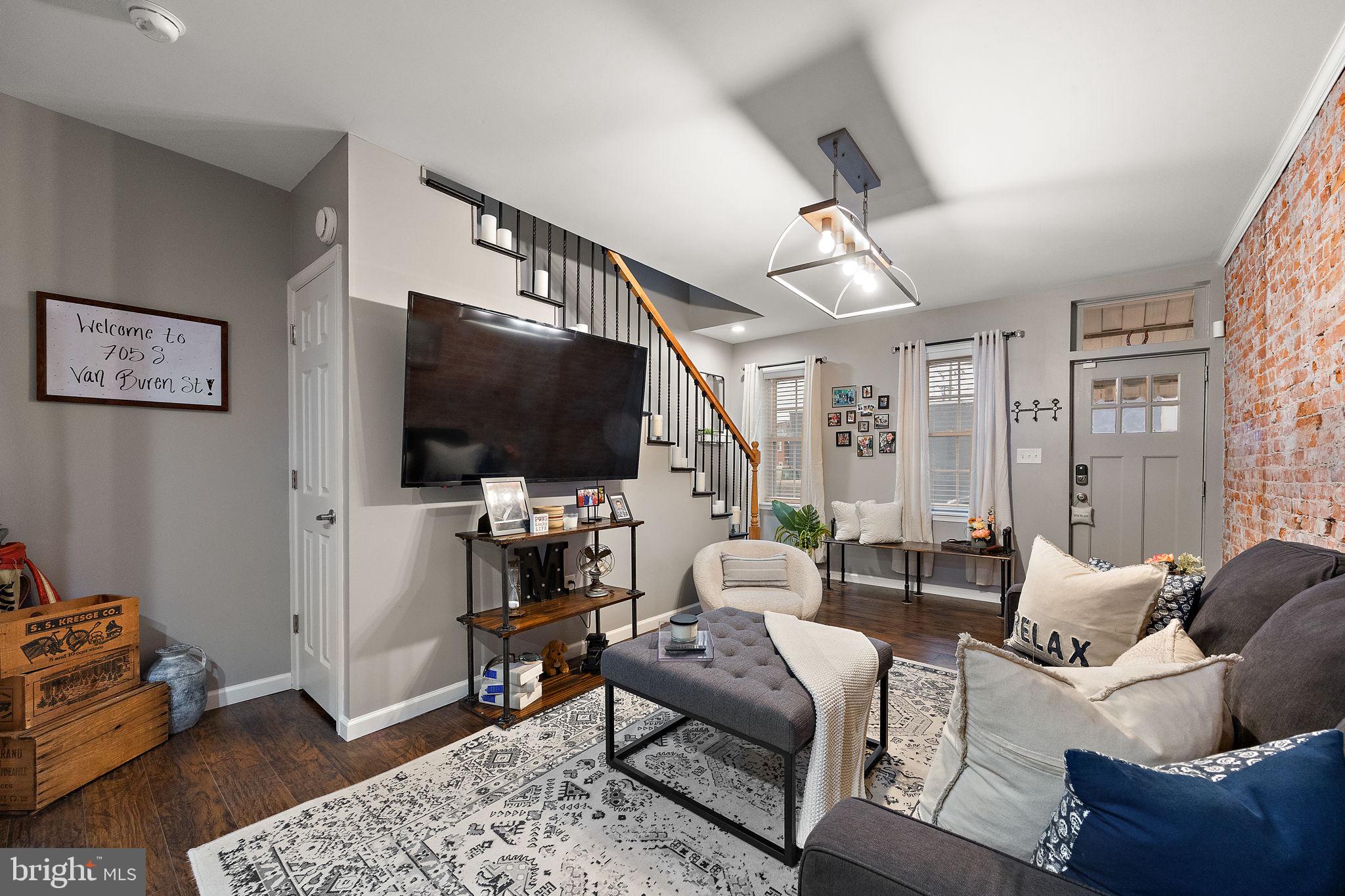 705 S VAN BUREN STREET