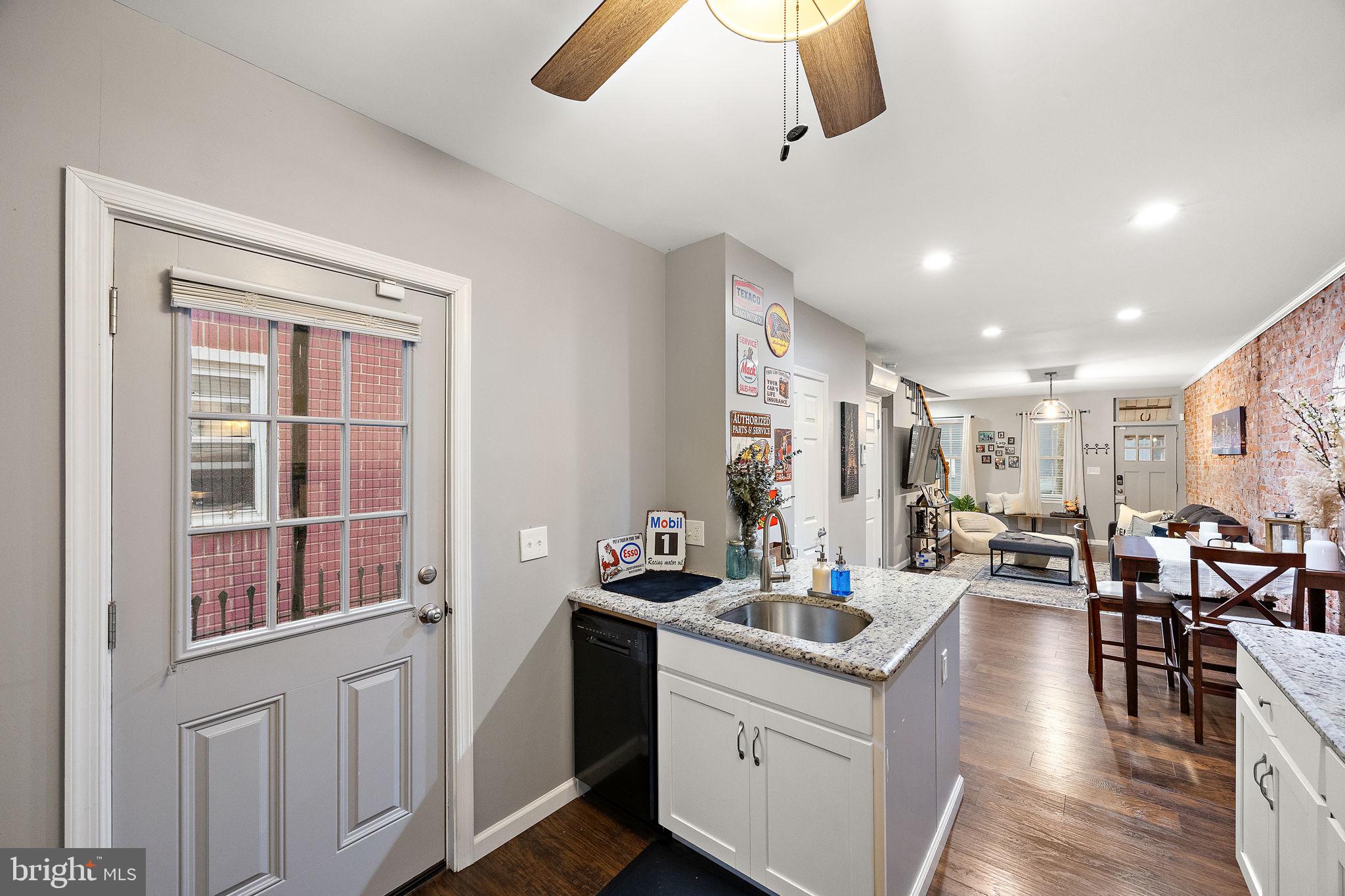 705 S VAN BUREN STREET