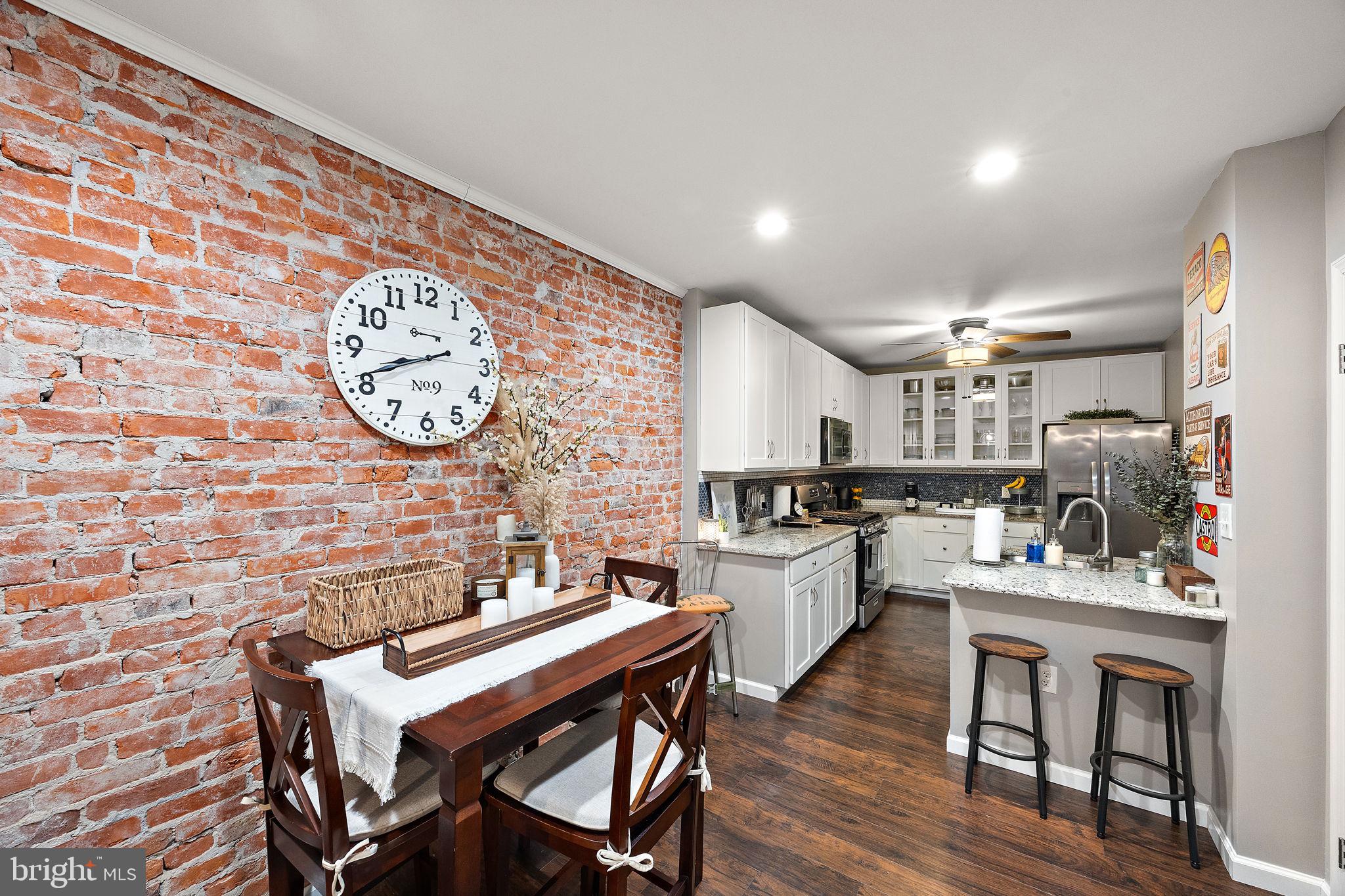 705 S VAN BUREN STREET