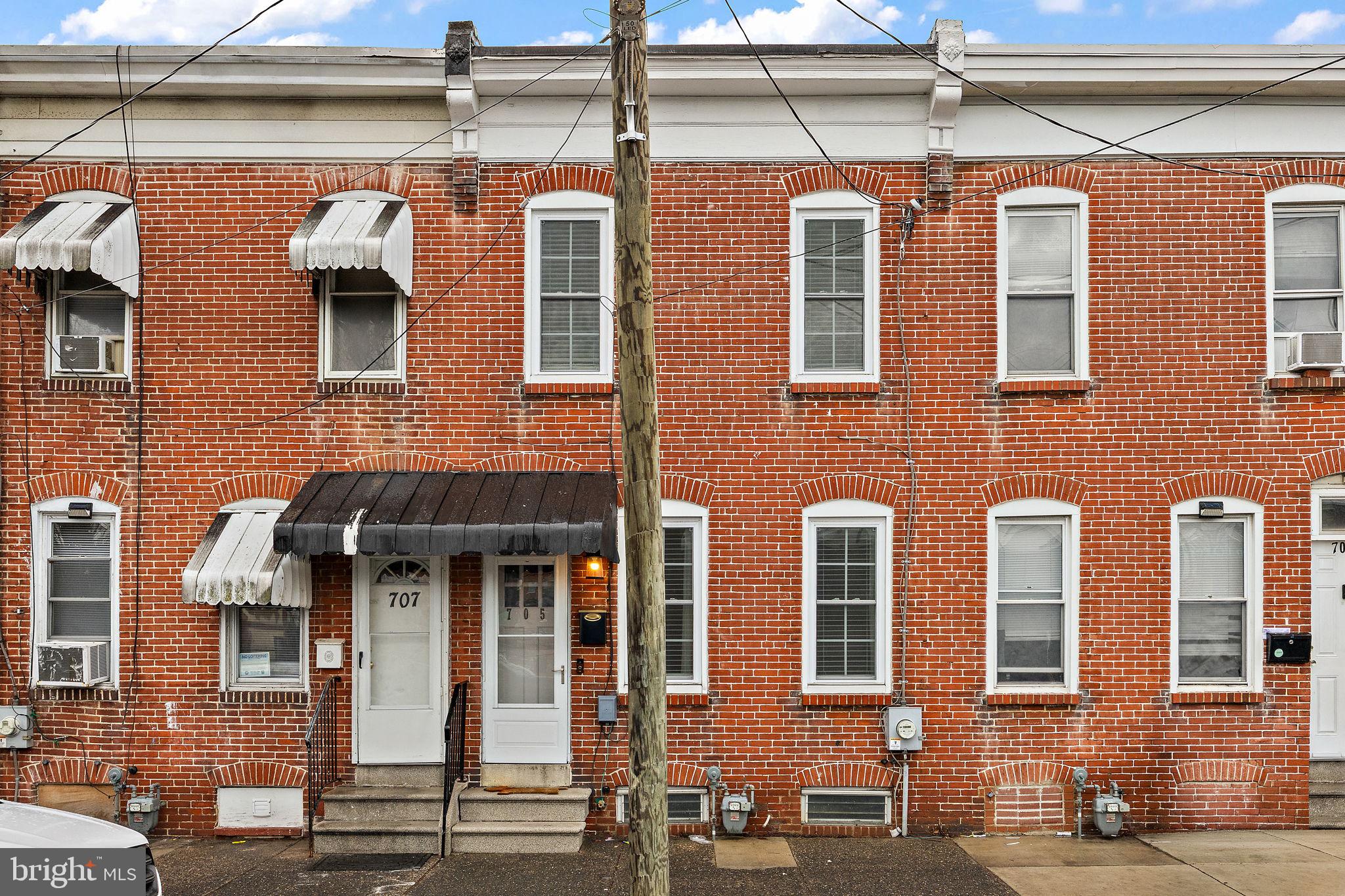 705 S VAN BUREN STREET