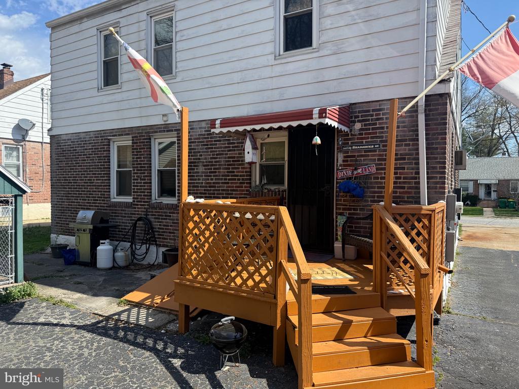 7 N MARY STREET
