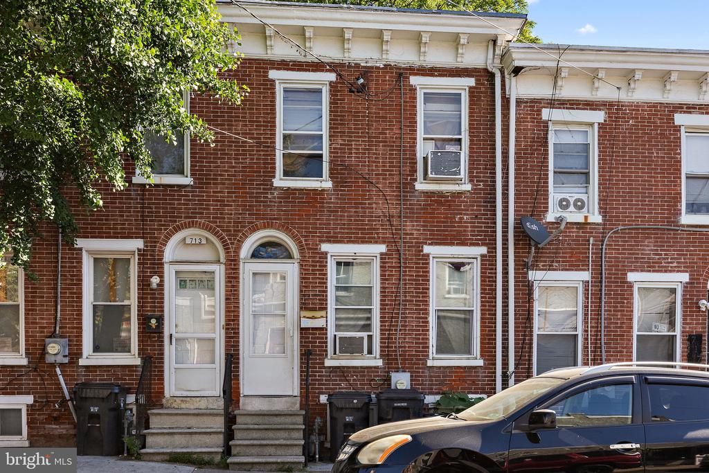 715 E 10TH STREET