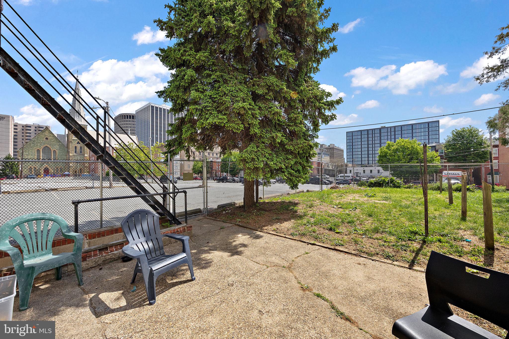 802 N WASHINGTON STREET