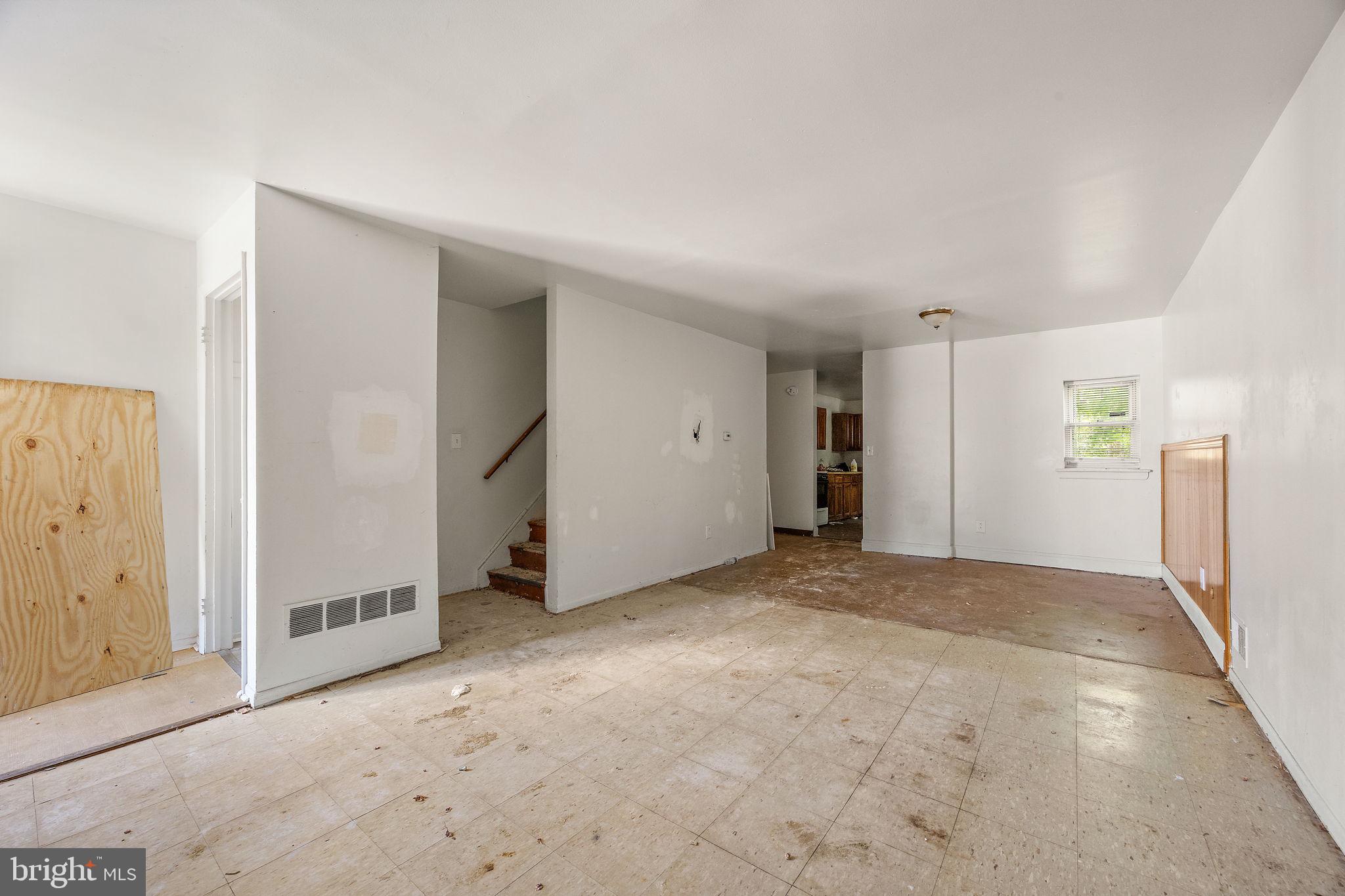 624 W 8TH STREET
