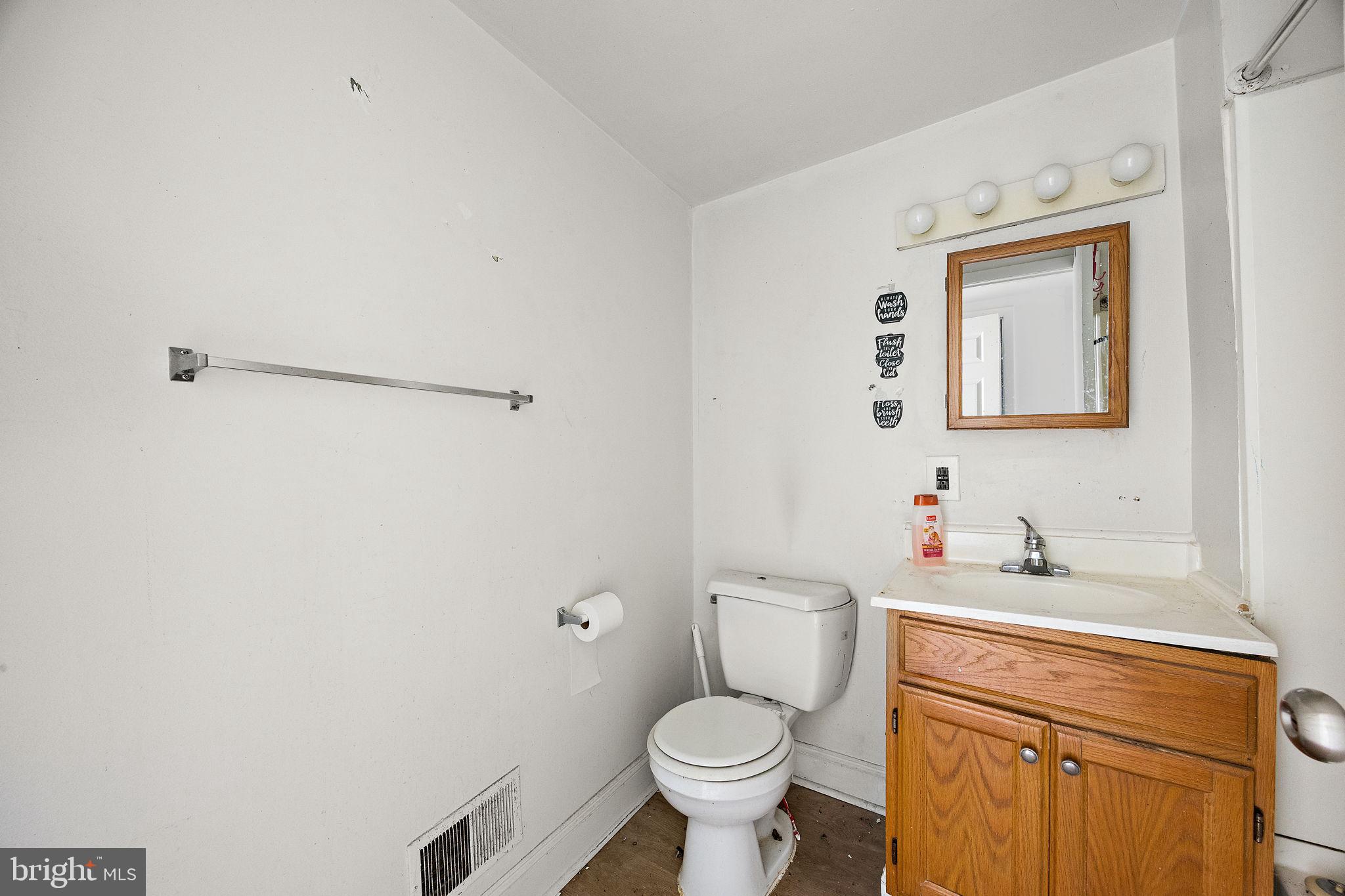 624 W 8TH STREET