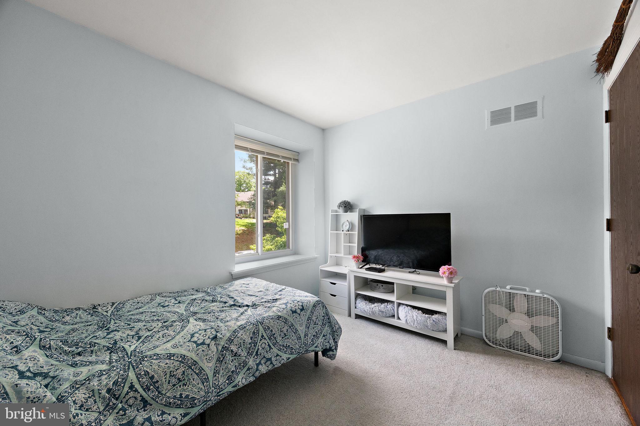 5415 DORAL DRIVE