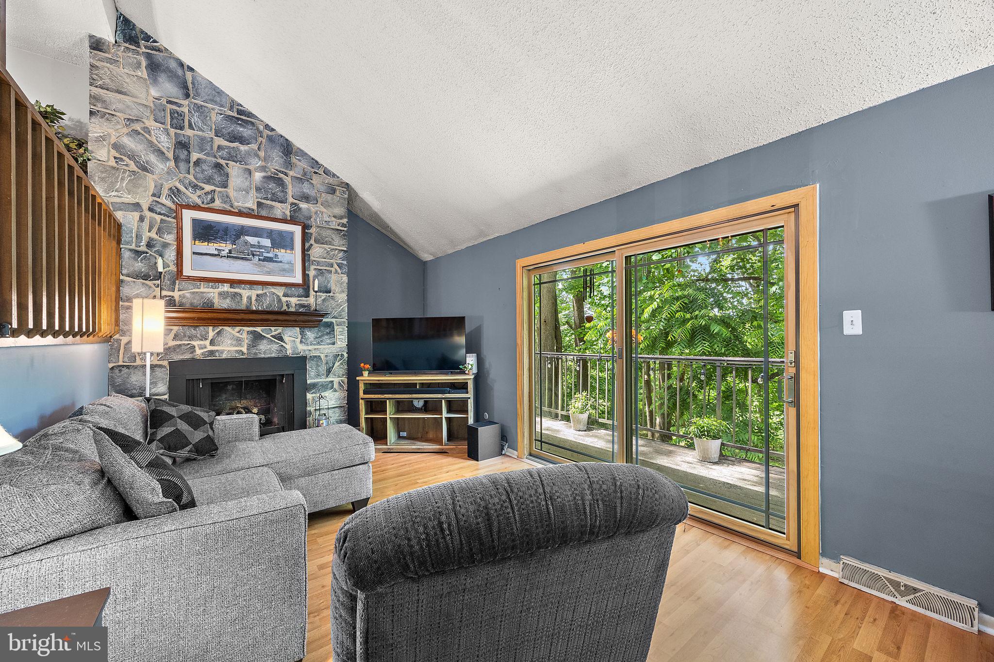 5415 DORAL DRIVE