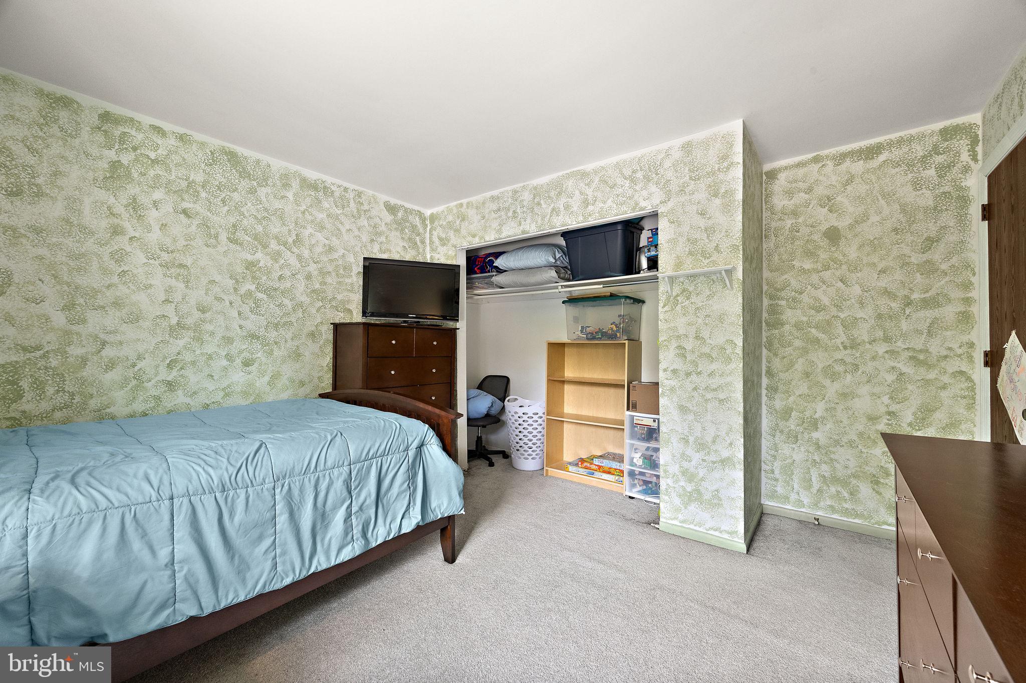 5415 DORAL DRIVE