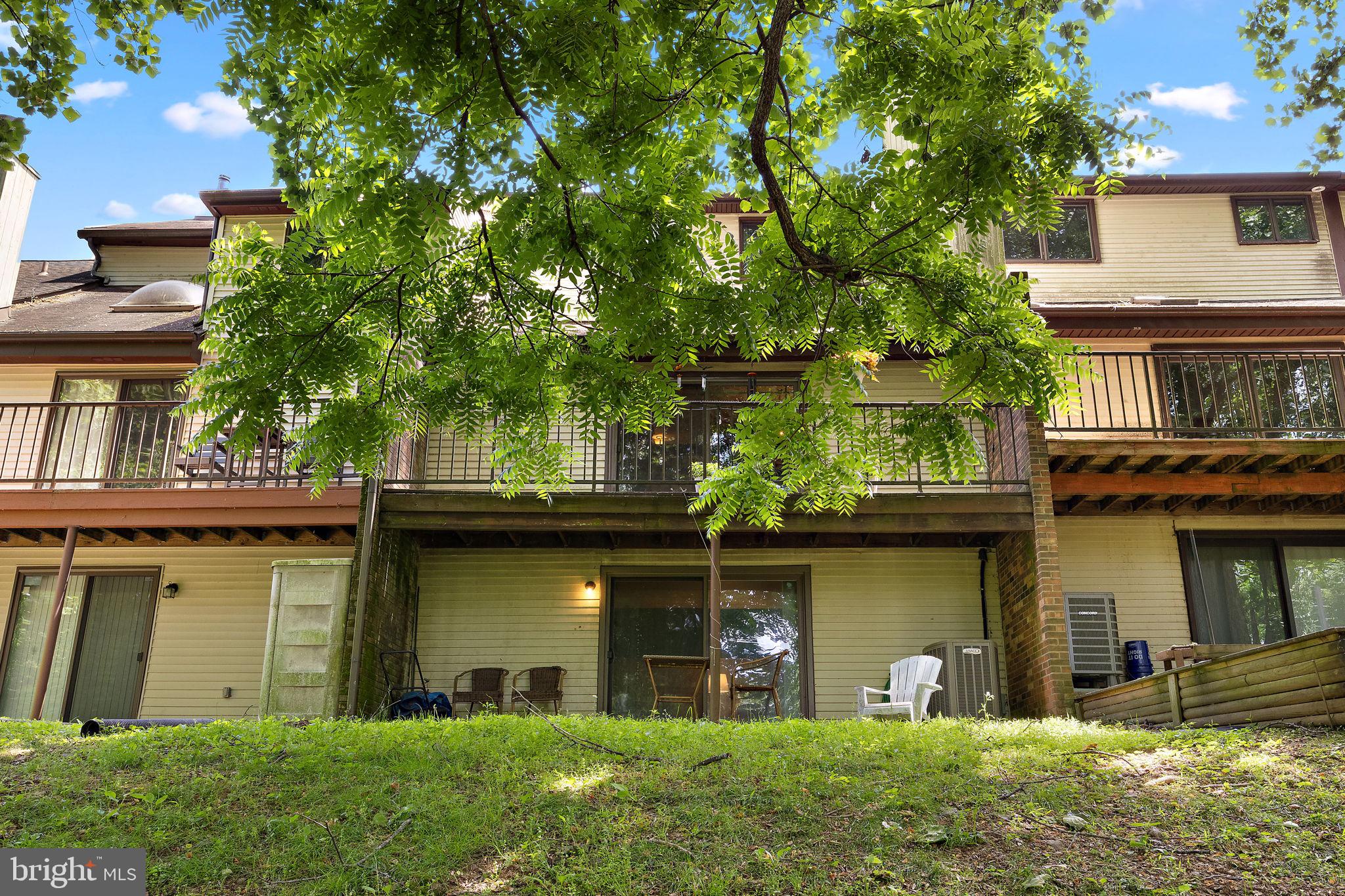 5415 DORAL DRIVE
