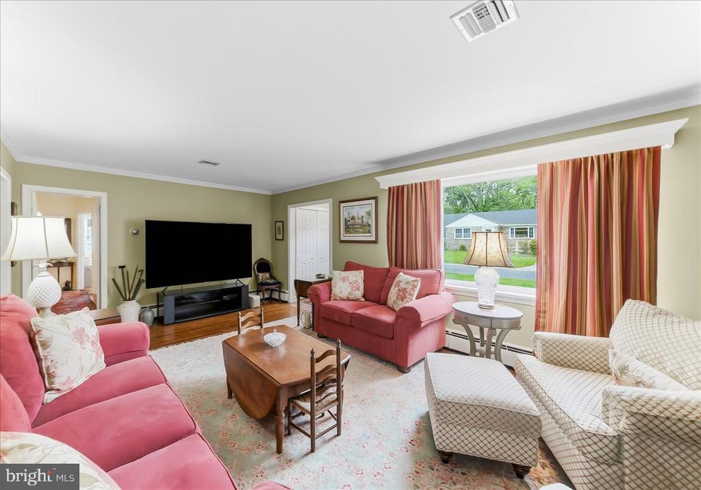 4676 MALDEN DRIVE