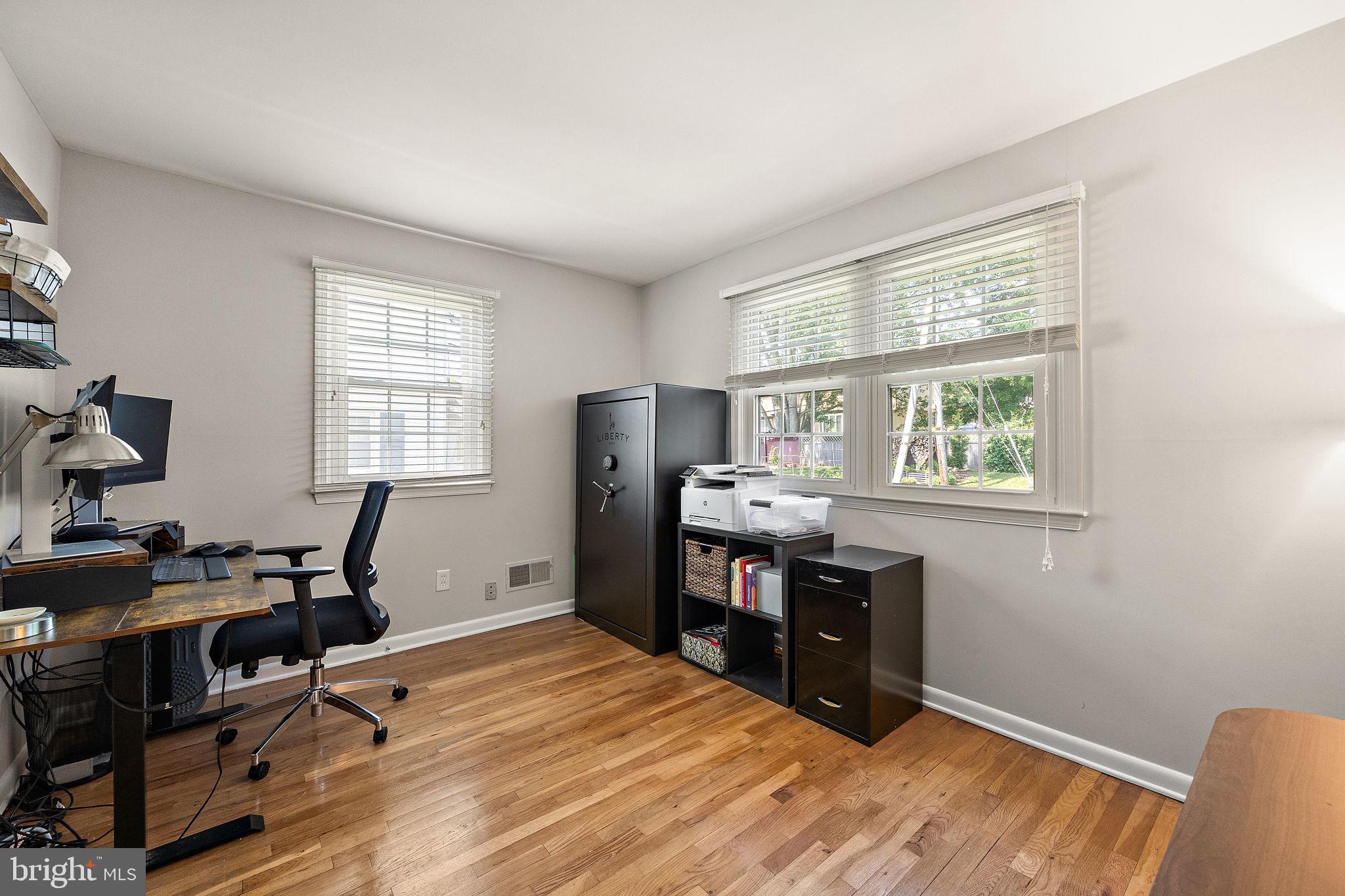 2511 NORTH GATE
