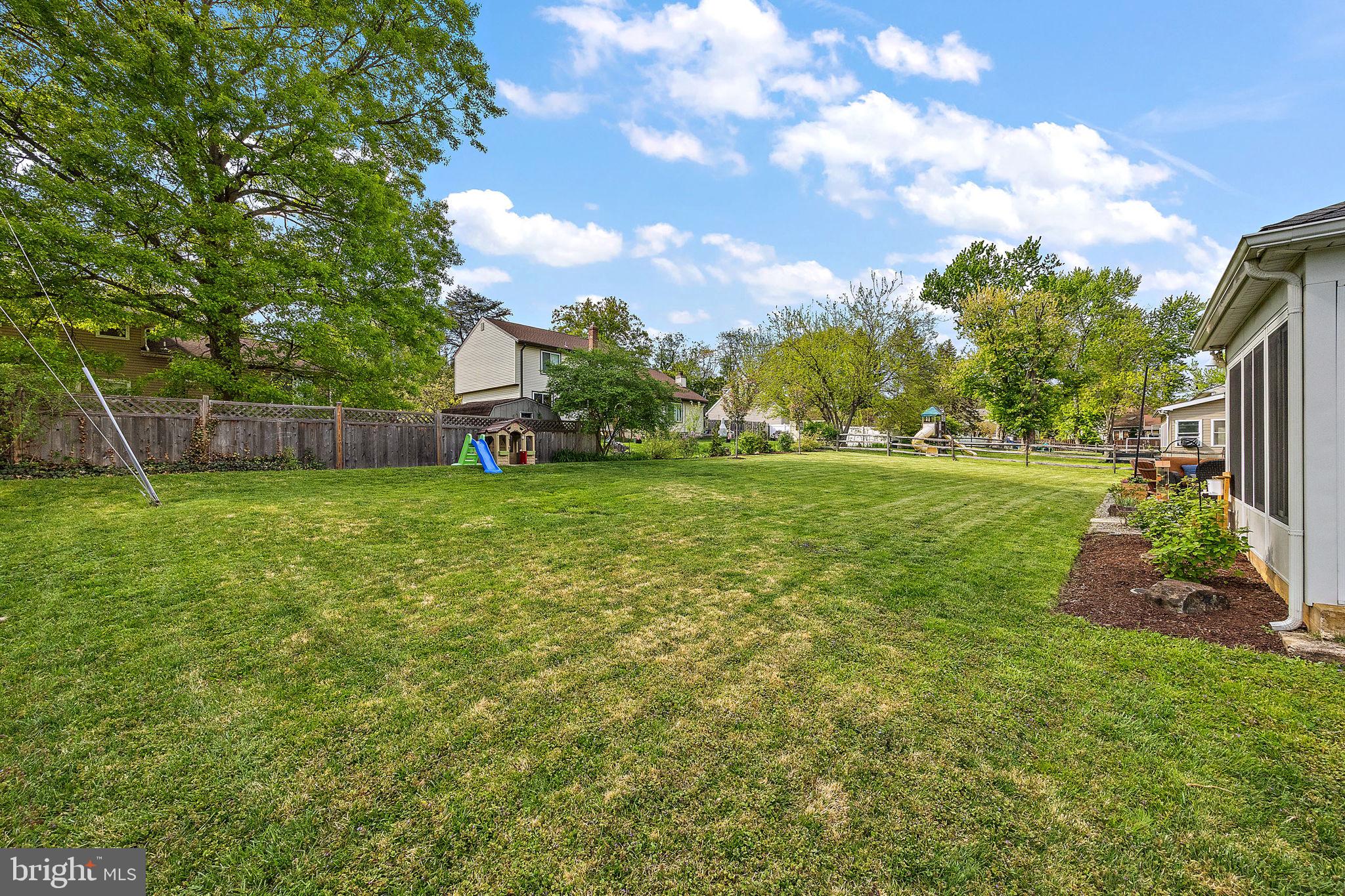 2511 NORTH GATE
