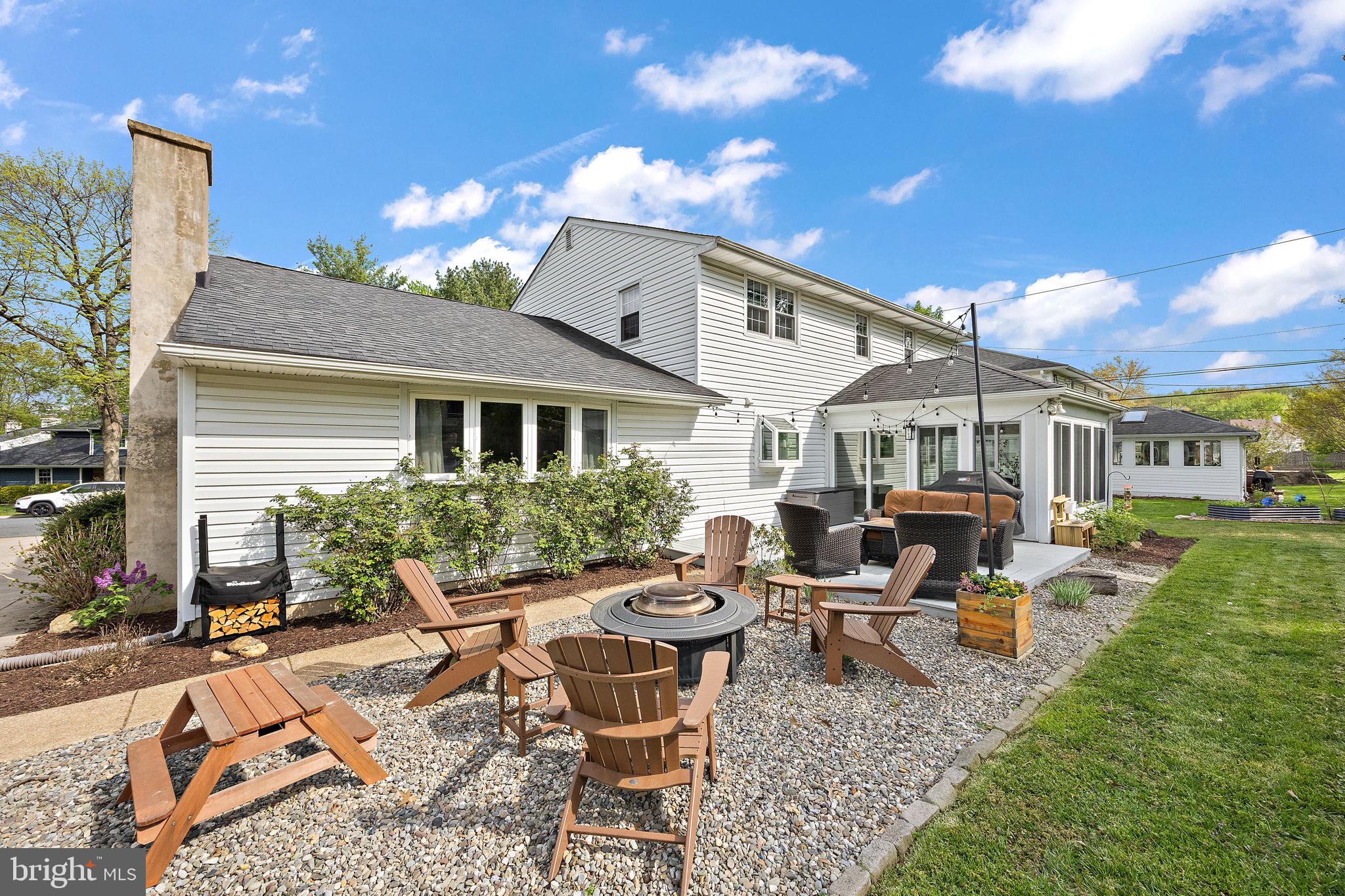 2511 NORTH GATE