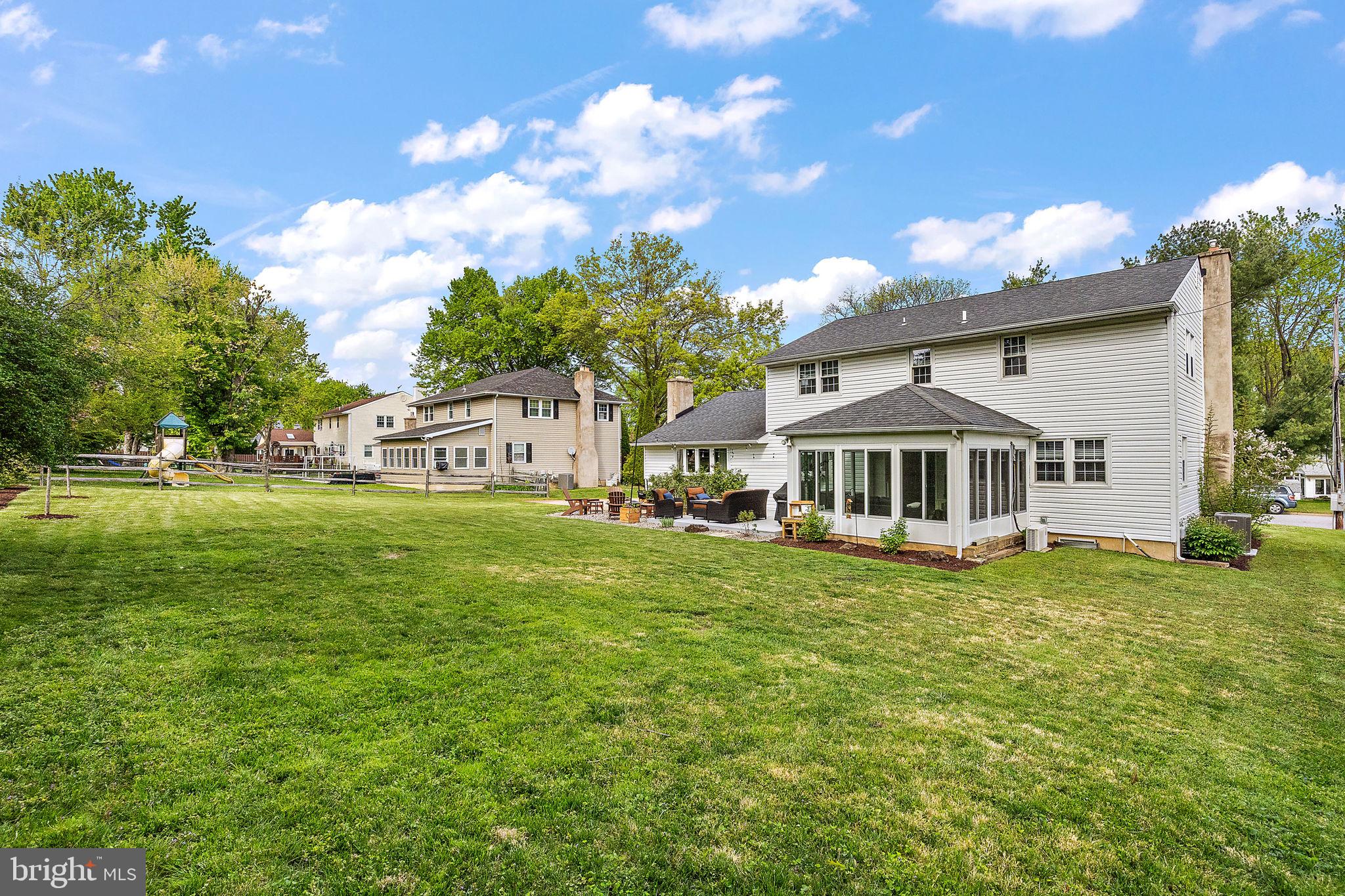 2511 NORTH GATE