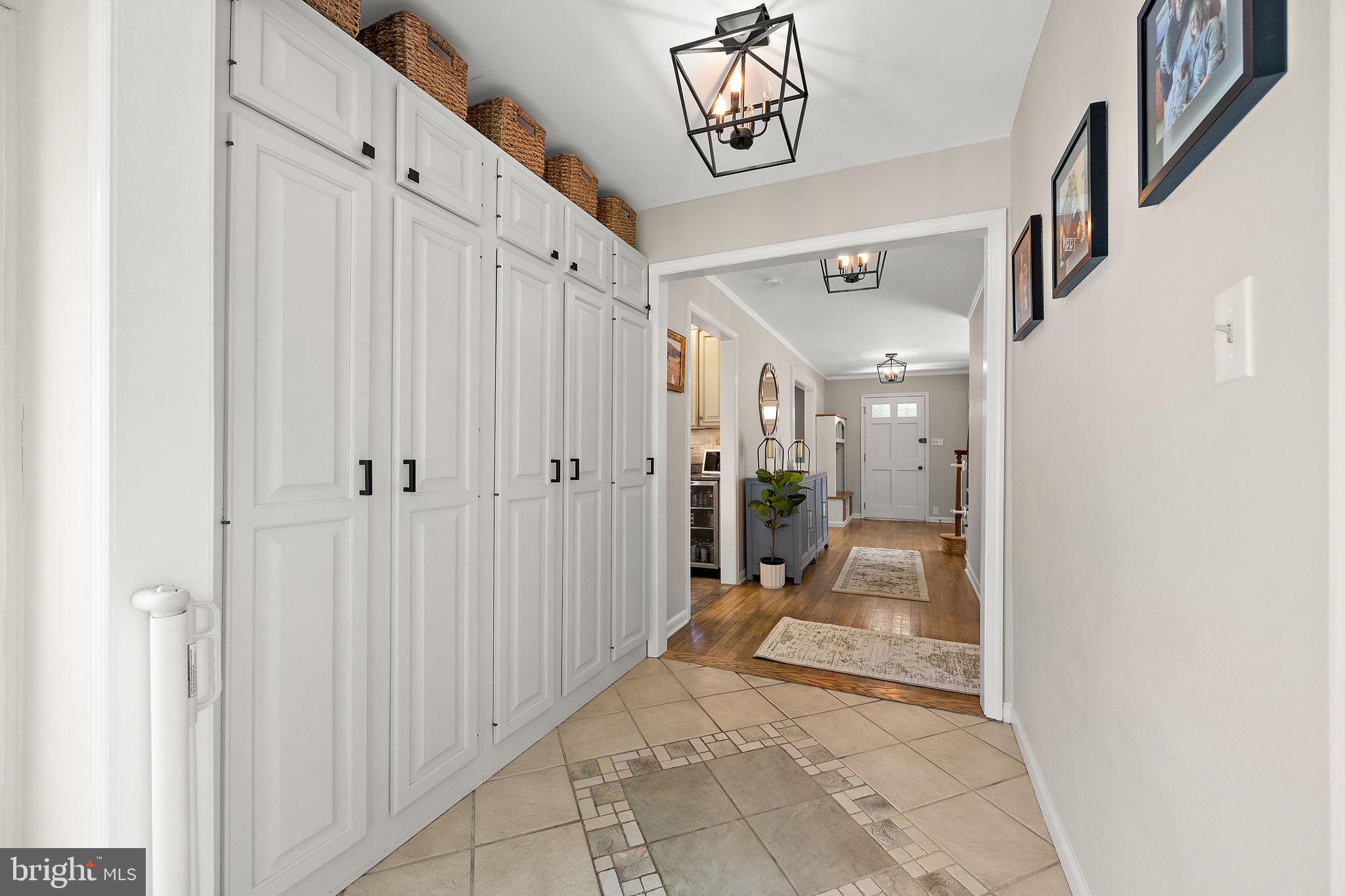 2511 NORTH GATE