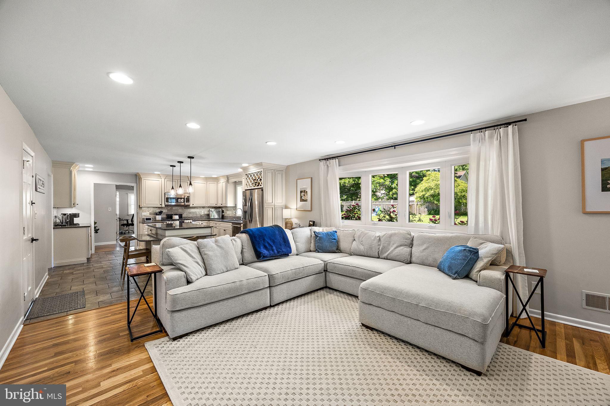 2511 NORTH GATE