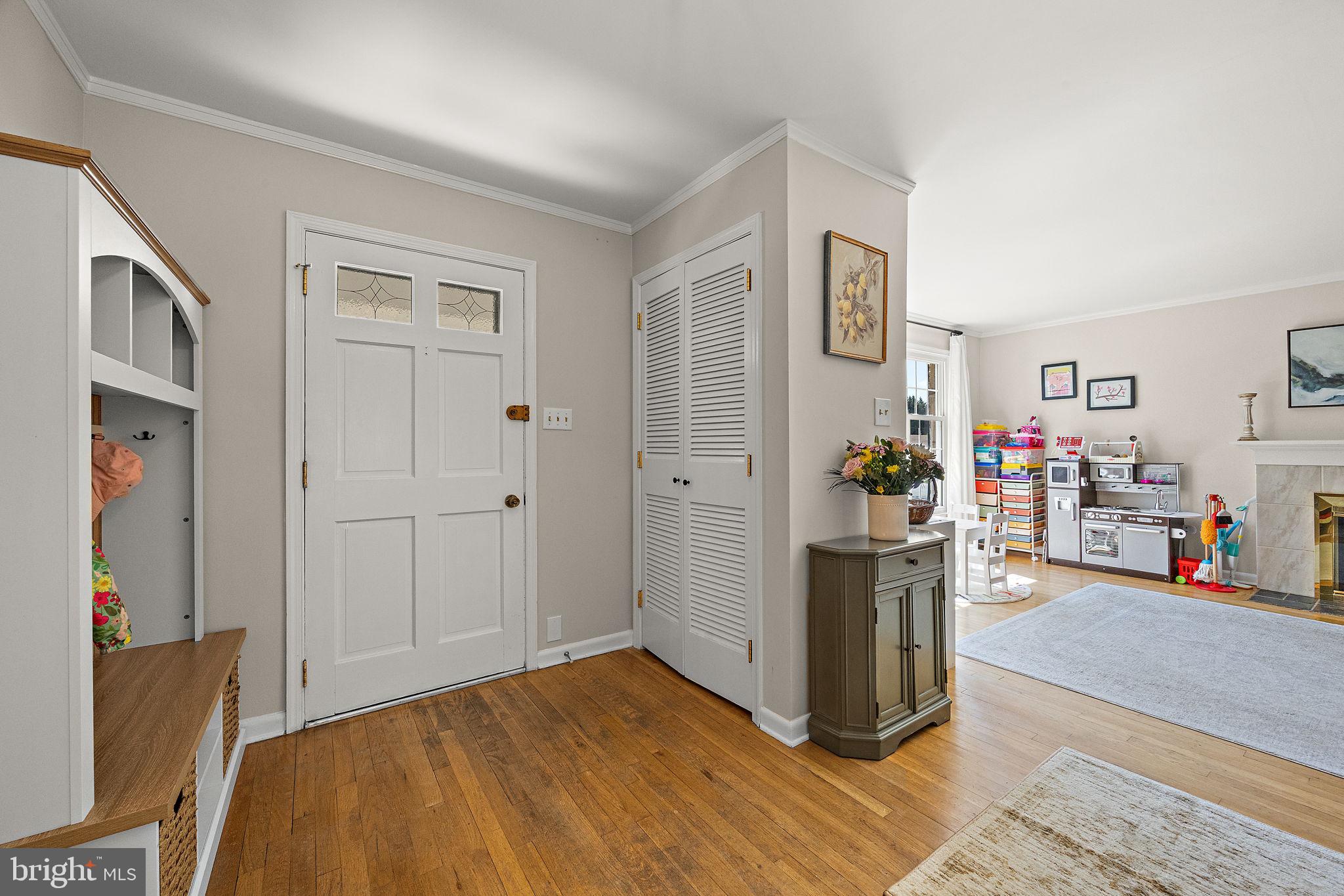 2511 NORTH GATE