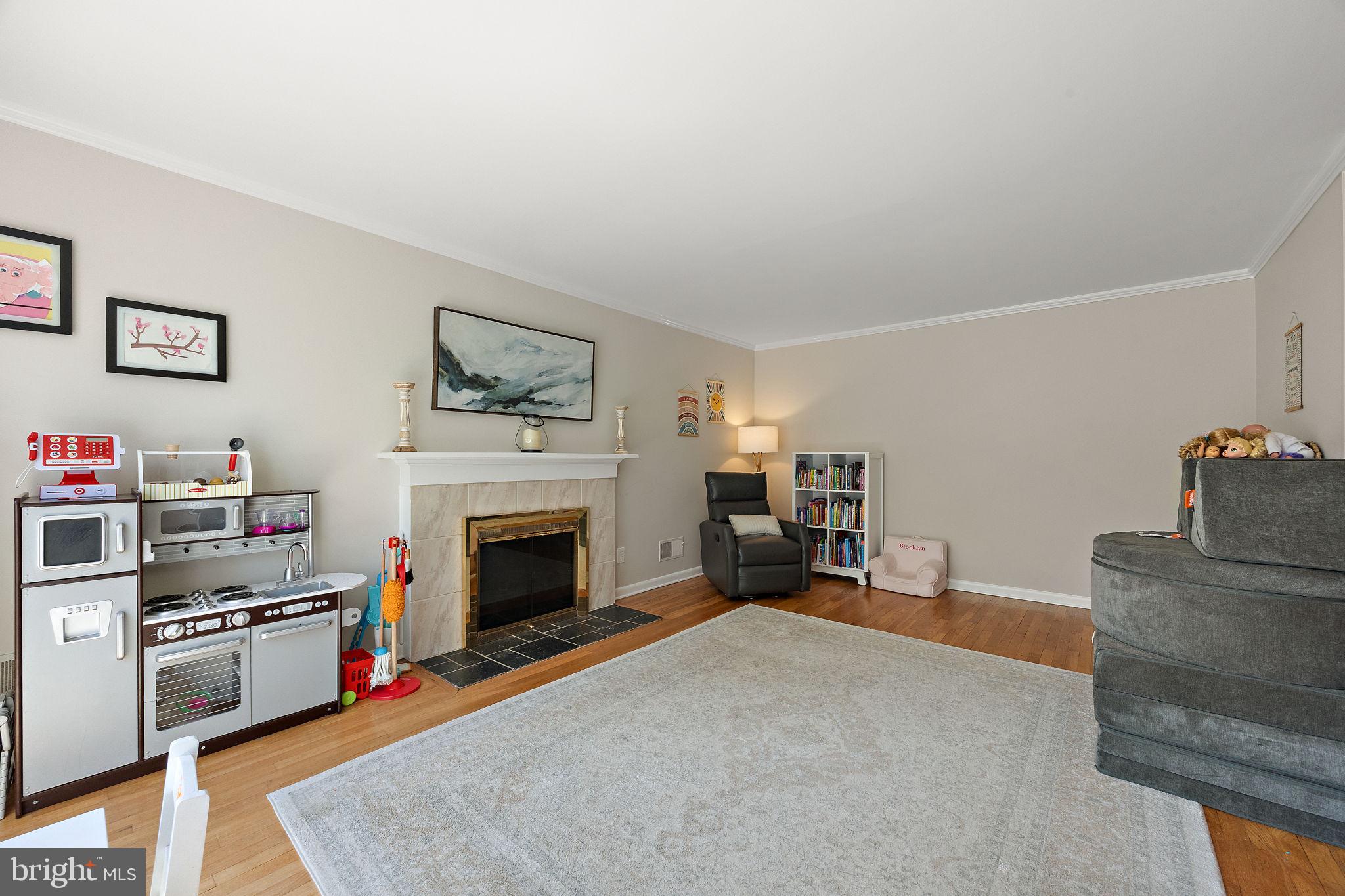 2511 NORTH GATE