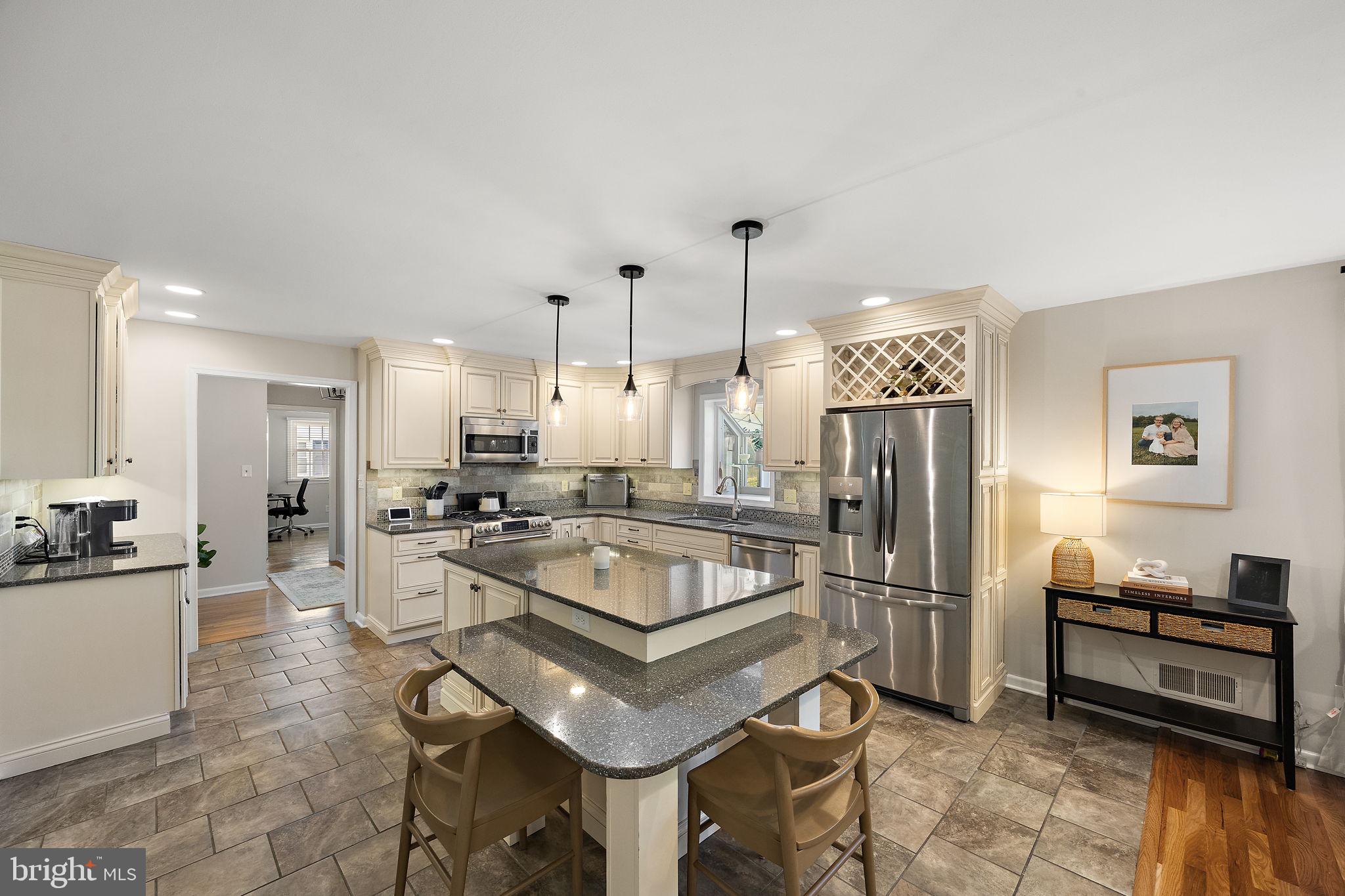 2511 NORTH GATE