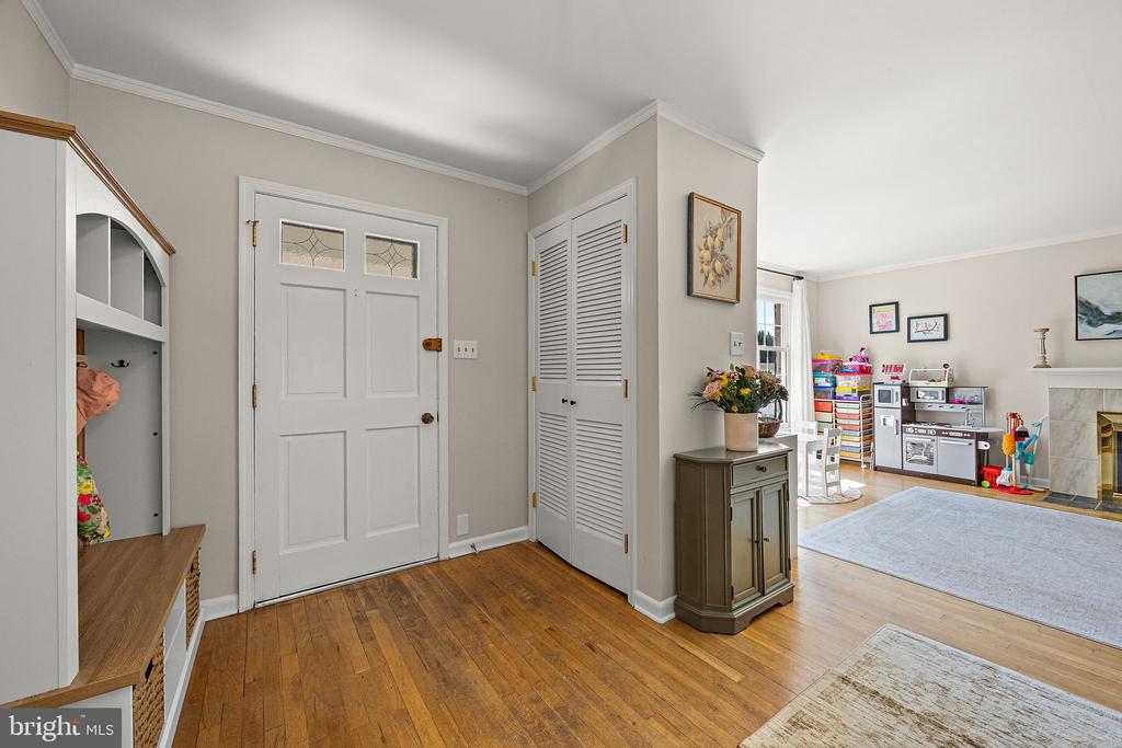2511 NORTH GATE