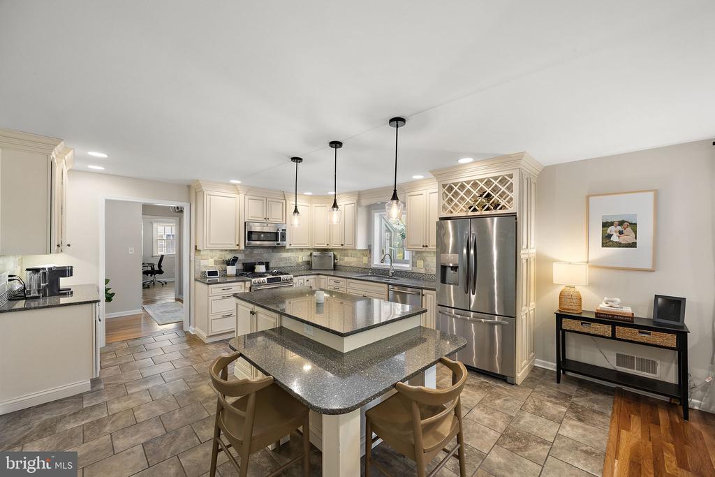 2511 NORTH GATE