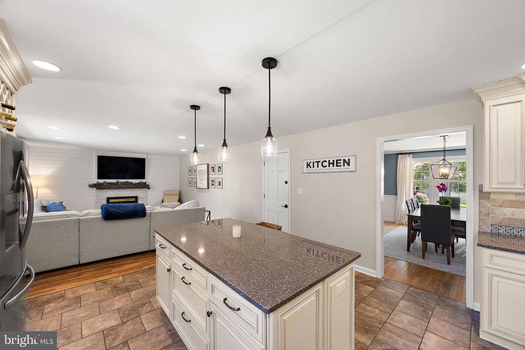 2511 NORTH GATE