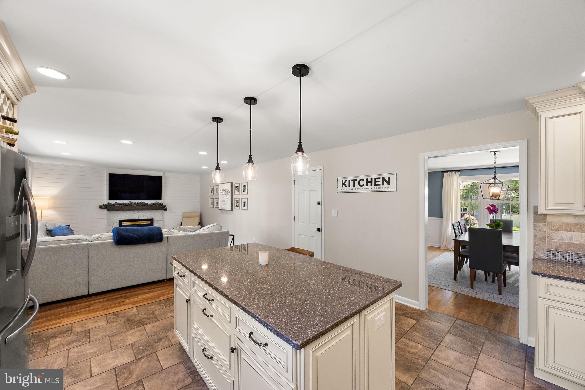 2511 NORTH GATE