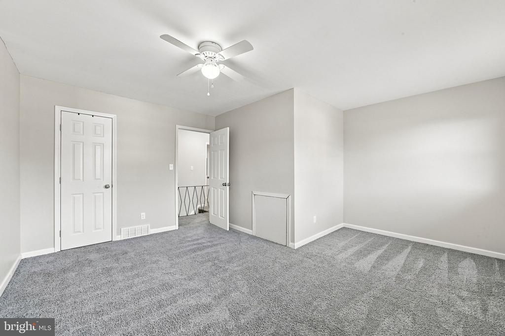 48 OAKMONT DRIVE