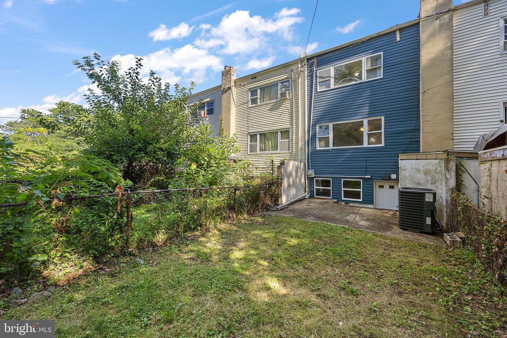 48 OAKMONT DRIVE