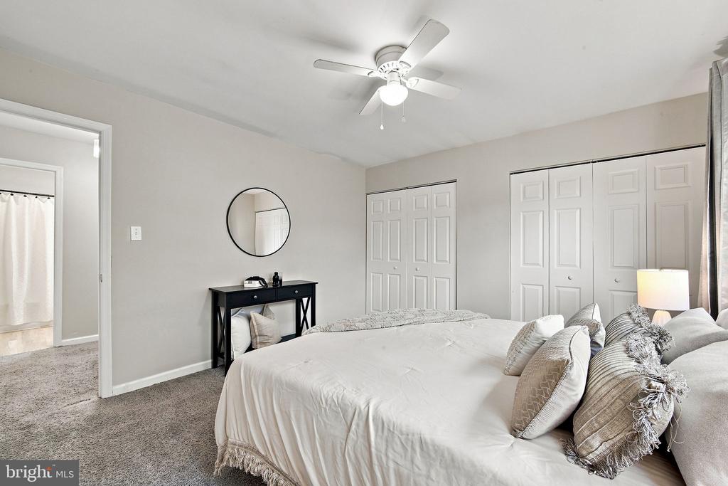 48 OAKMONT DRIVE