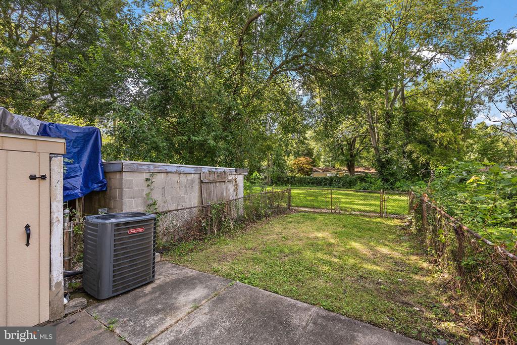 48 OAKMONT DRIVE