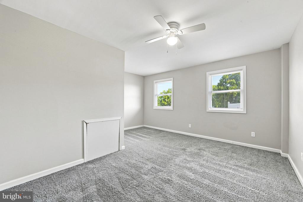 48 OAKMONT DRIVE