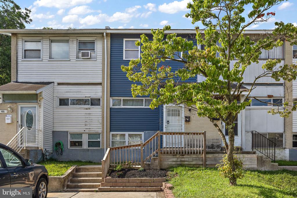 48 OAKMONT DRIVE