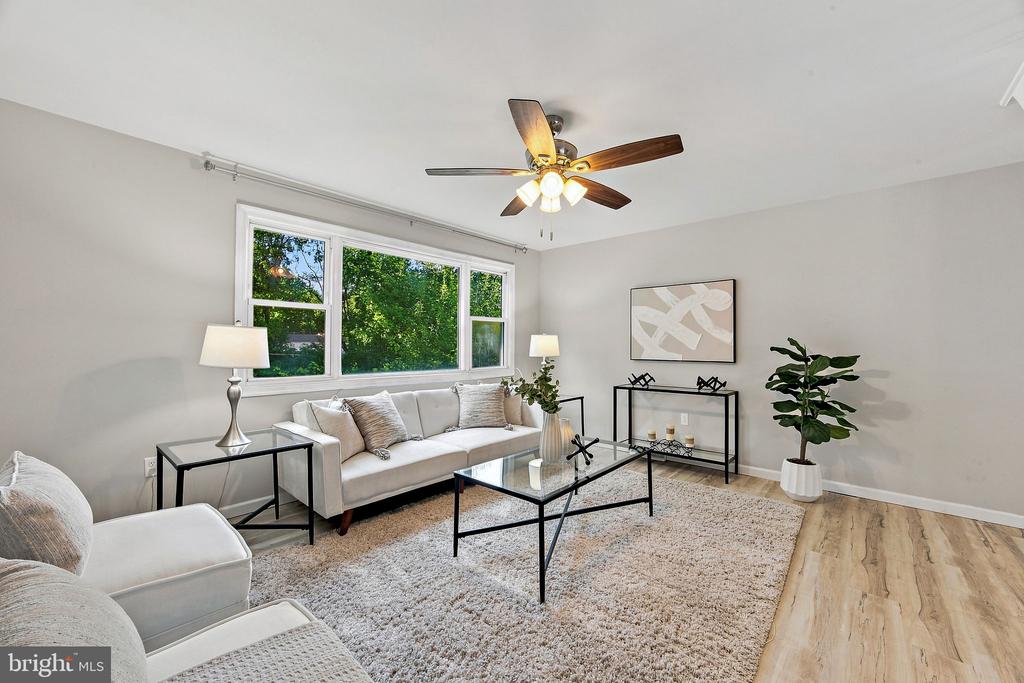 48 OAKMONT DRIVE