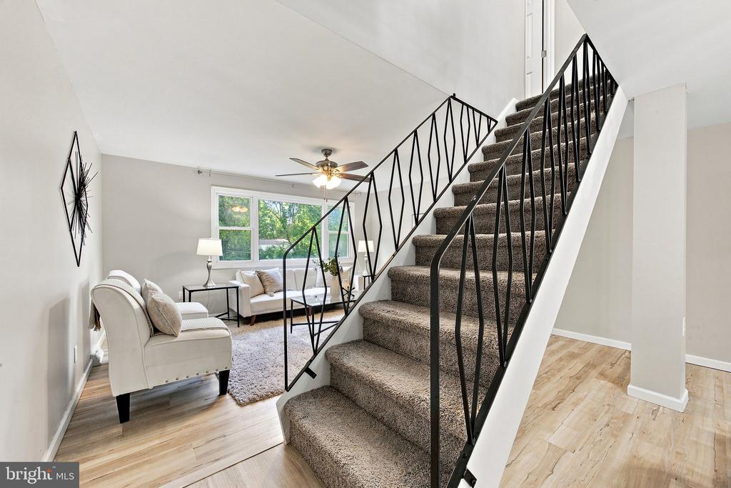 48 OAKMONT DRIVE