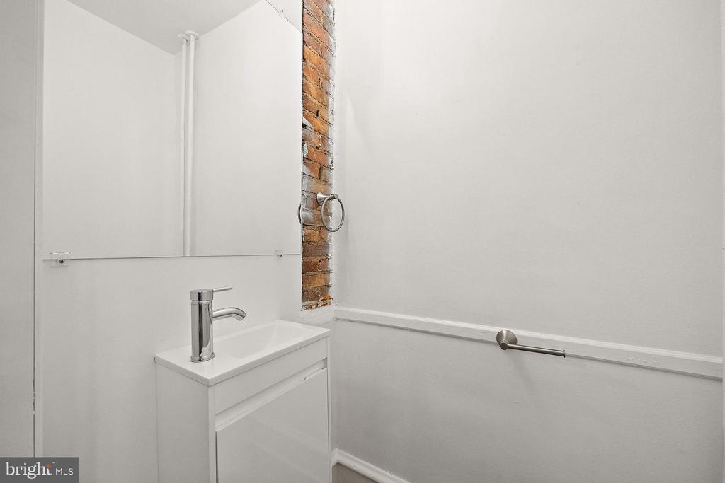 1715 W 8TH STREET