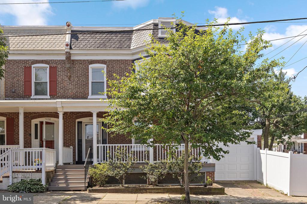 1618 W 14TH
