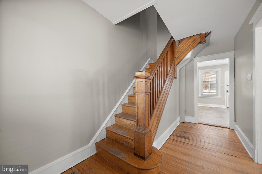1618 W 14TH