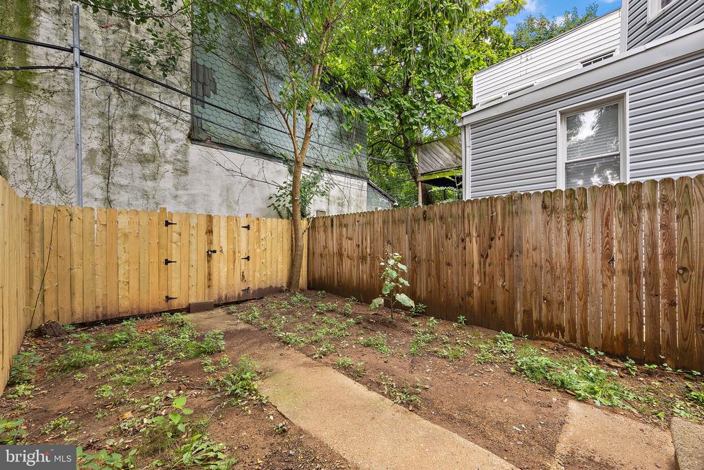 1006 7TH STREET
