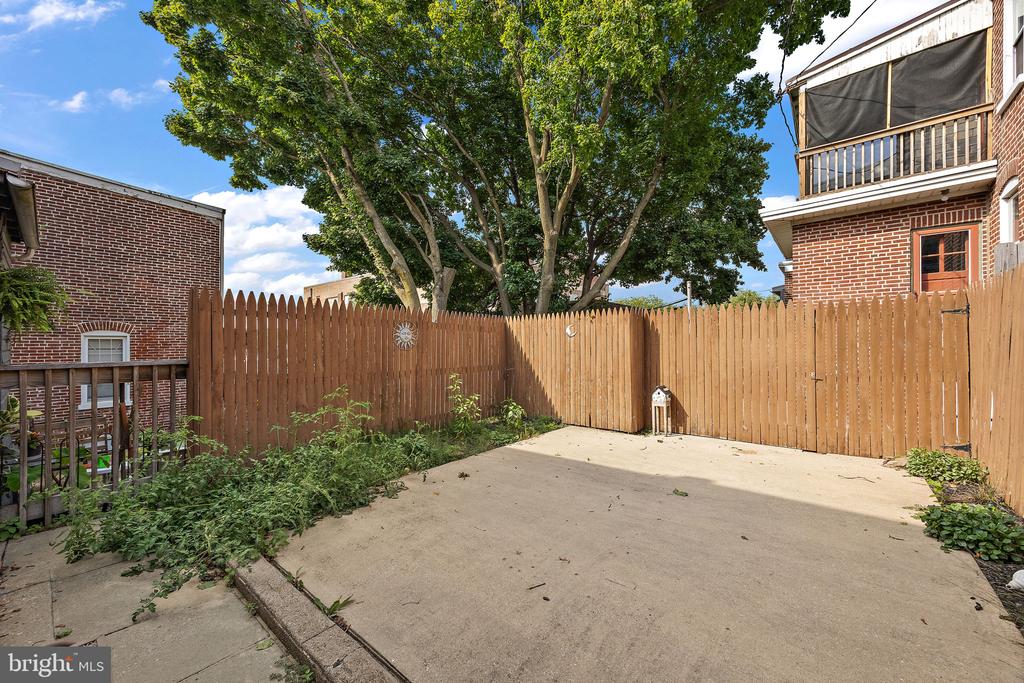 1805 W 8TH STREET