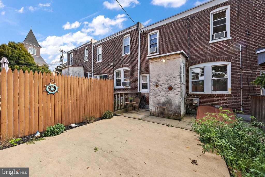 1805 W 8TH STREET