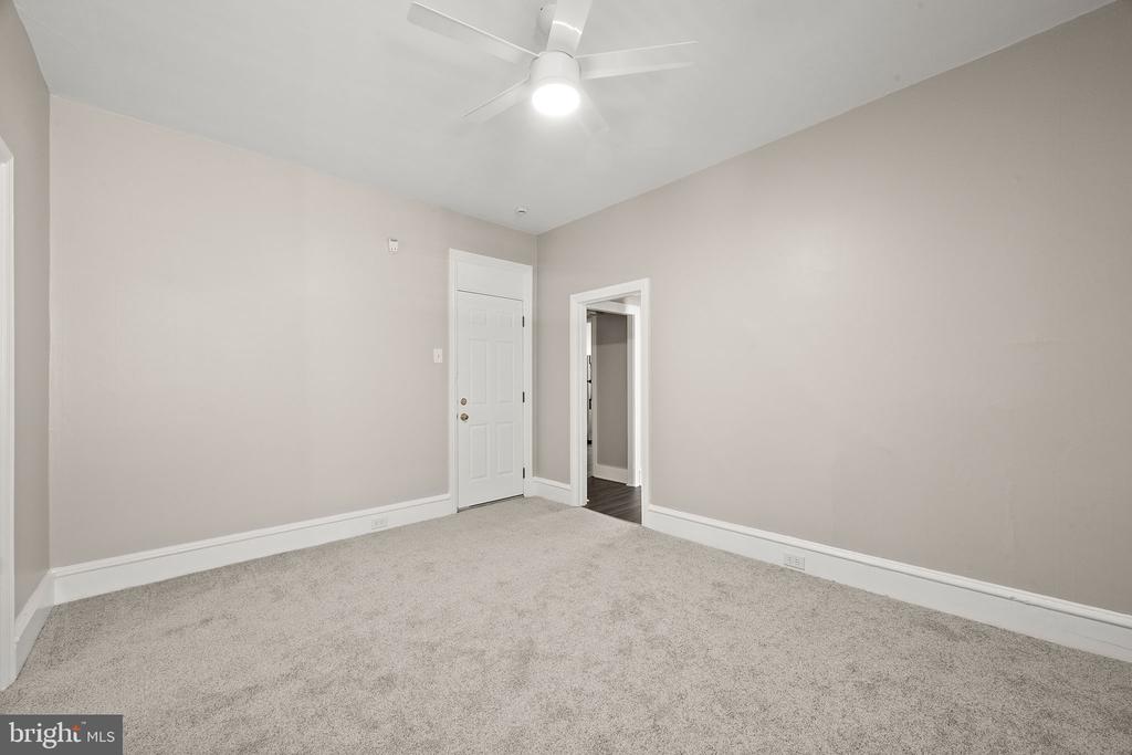 2000 DELAWARE AVENUE Unit: UNIT 3