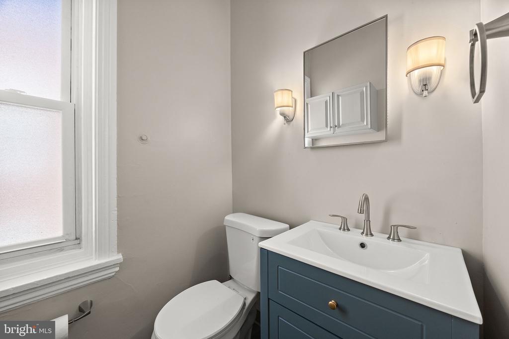 2000 DELAWARE AVENUE Unit: UNIT 3