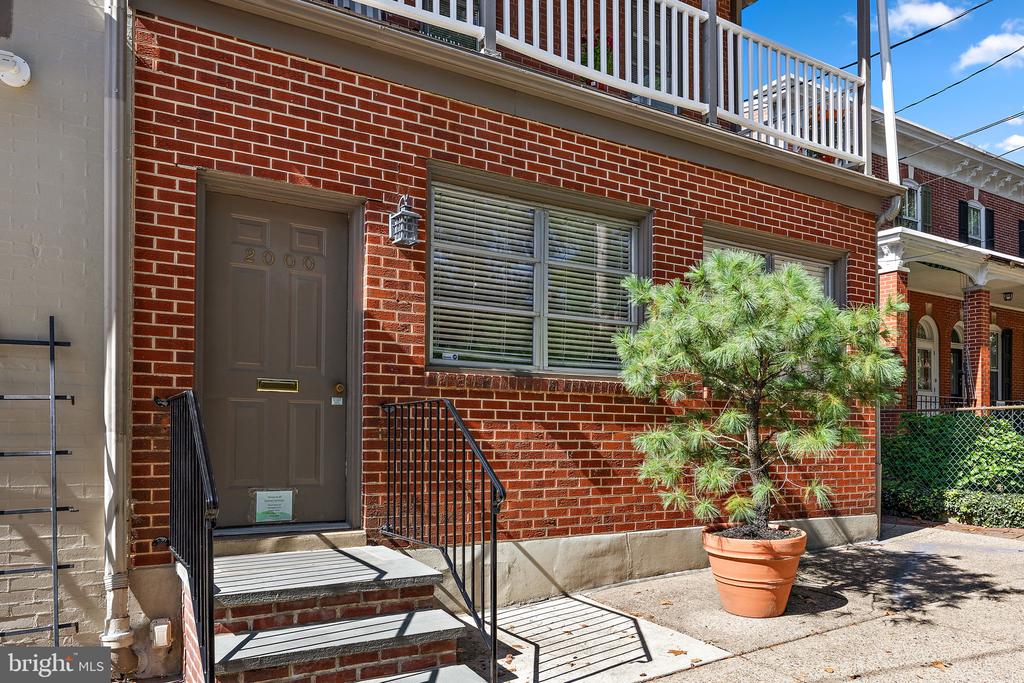 2000 DELAWARE AVENUE Unit: UNIT 3