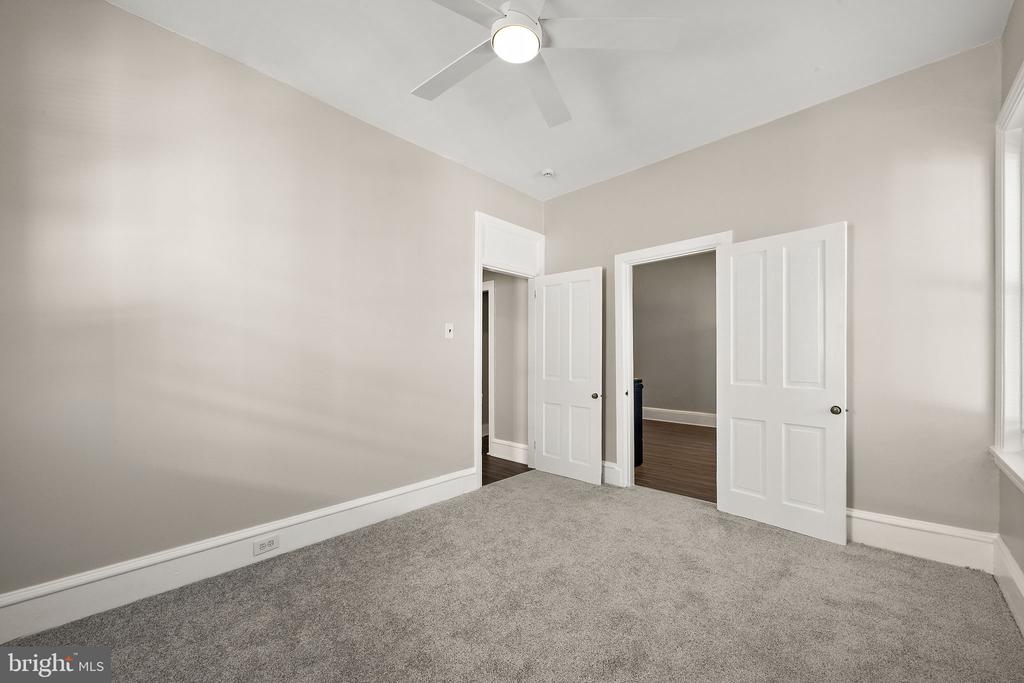 2000 DELAWARE AVENUE Unit: UNIT 3