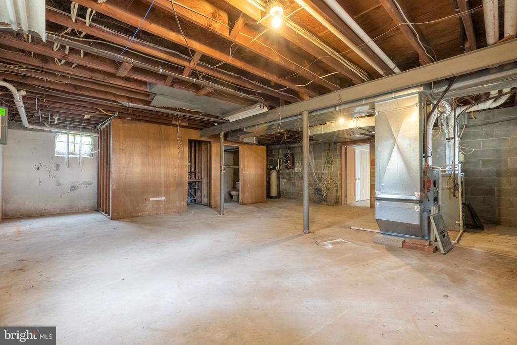 9 WALNUT RIDGE ROAD